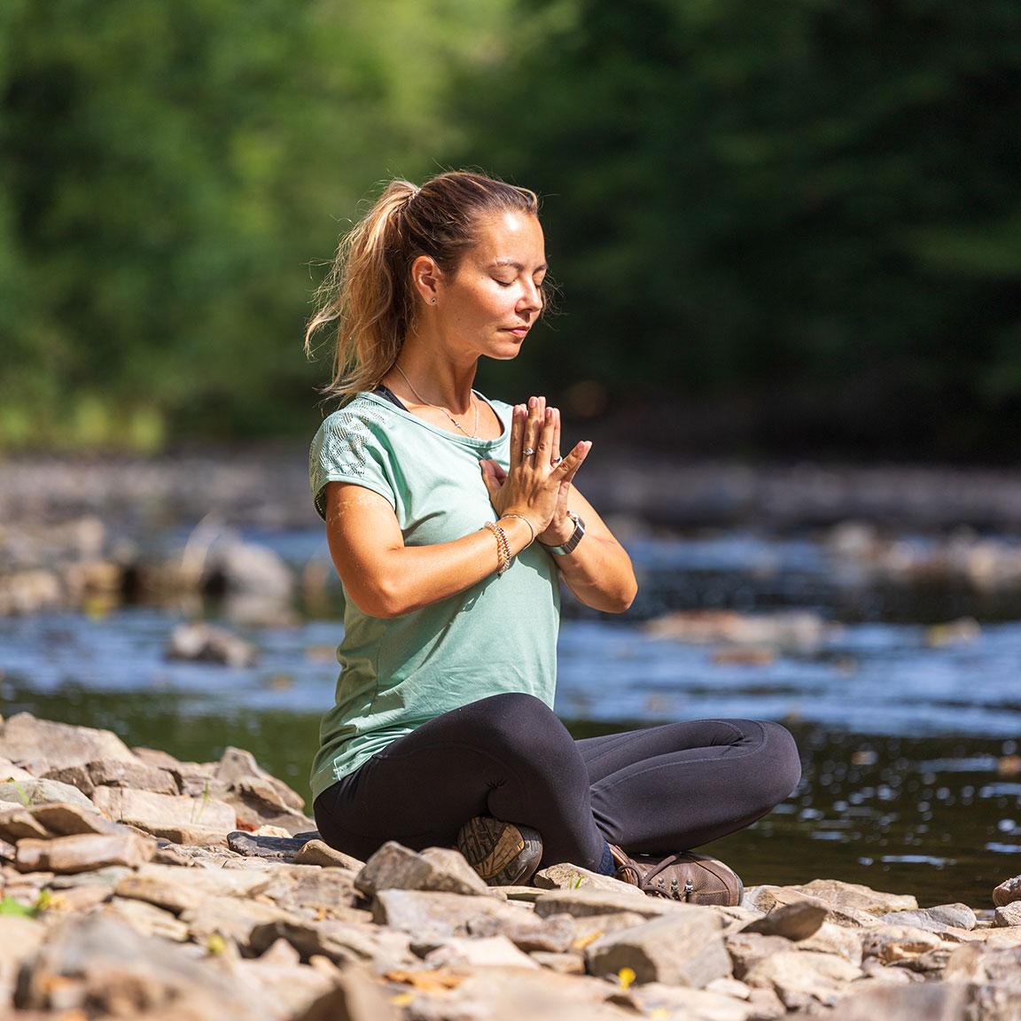 Meditation am Fluss